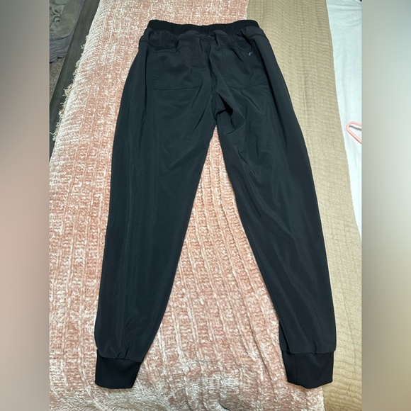 Black scrub joggers size medium. Super comfy - Picture 3 of 4